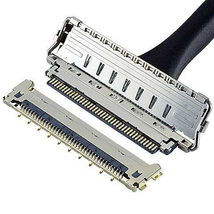 Collegamento orizzontale con connettore micro coassiale IPEX Cabline CA II 20679-030T-01 Micro cavo coassiale 0,4 mm Pitch